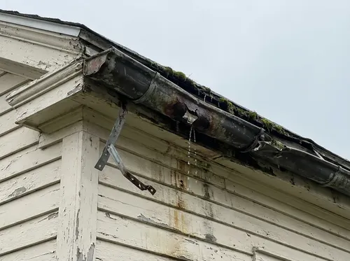 Alte Dachrinne vorher